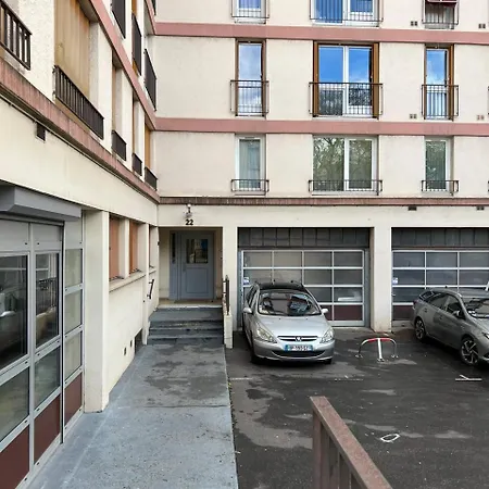Guestready - Chic Near Passerelle Bichat Parijs