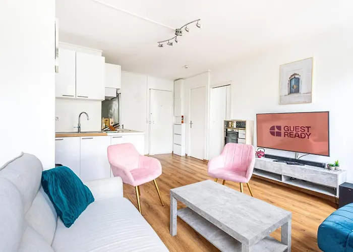 Guestready - Chic Near Passerelle Bichat Париж